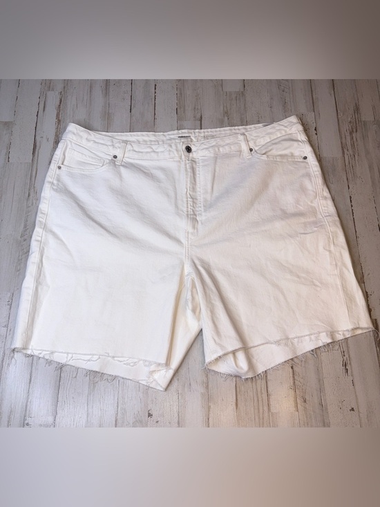 Old Navy Pants - Old Navy High-rise O.G. Straight white denim shorts plus size 24